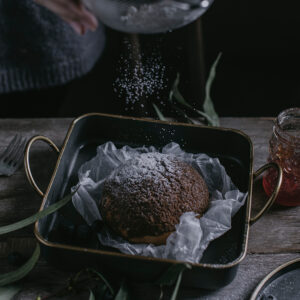 Simple disc bread tray with iron tray